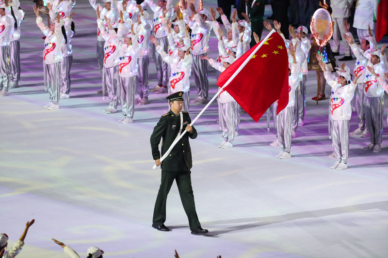 中國代表團旗手、八一男籃主教練——王治郅