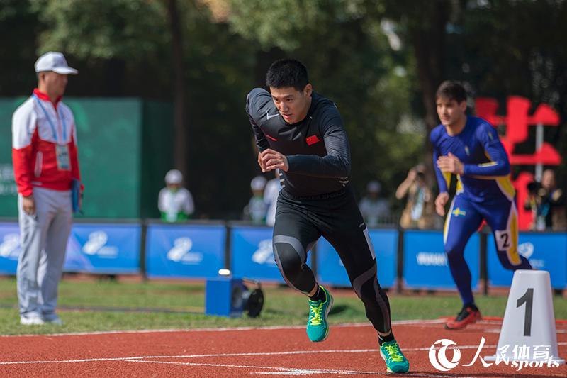 中國選手起跑 王雪純攝