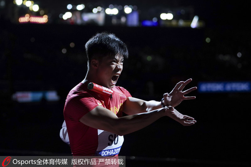 10月6日，多哈田徑世錦賽，男子4X100米接力決賽。中國隊第六獲東京奧運資格，蘇炳添上演“龜派氣功”。