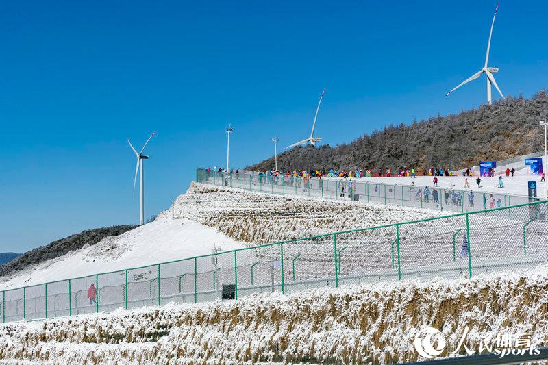 兩項國家級冰雪賽事在湖北五峰舉行 2000名游客樂享冰雪激情【4】