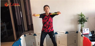 王適嫻：結合羽毛球拍的特色健身操