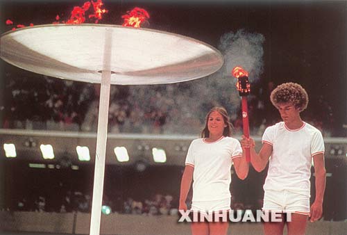 1976年蒙特利爾奧運會，本屆奧運會實現了奧運聖火的首次太空之旅。（圖片來源：新華社）