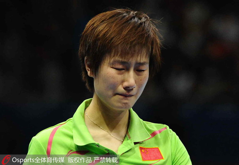 2012年8月1日，乒乓球女單決賽，丁寧1：4李曉霞。丁寧在被裁判罰分后落淚。
