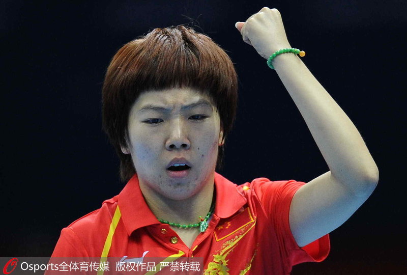 2012年8月1日，乒乓球女單決賽，丁寧1：4李曉霞。李曉霞慶祝得分。