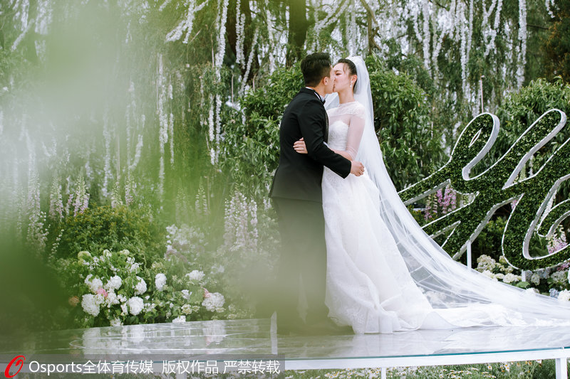 2018年4月，前女排队长惠若琪大婚，与男友秀恩爱。
