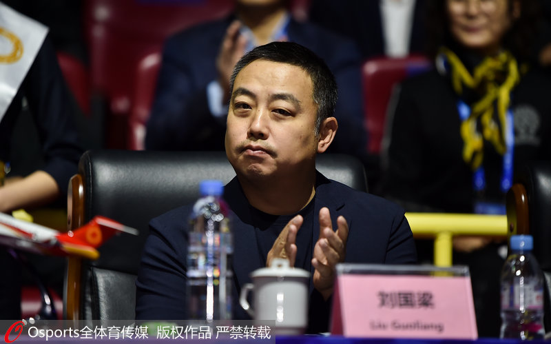 原中國乒乓球隊著名運動員，現任中國乒乓球協會主席、世界乒乓球職業大聯盟理事會主席劉國梁。