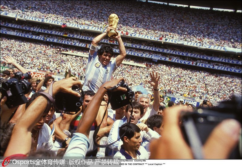 1986年6月29日在墨西哥城世界杯決賽，馬拉多納率領阿根廷3-2戰勝西德奪冠