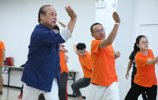 咏春拳正宗传人联手健身机构传播中华传统武术