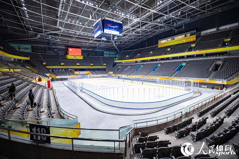 國家體育館作為北京夏奧會比賽場館，歷時兩年改造為北京冬奧會冰球比賽場館。人民網記者 張志強攝