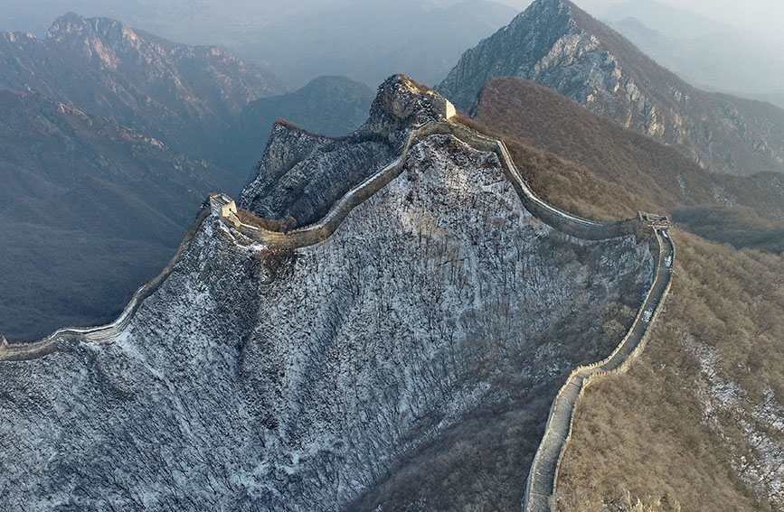 北京:箭扣长城雪后银装素裹壮美如画