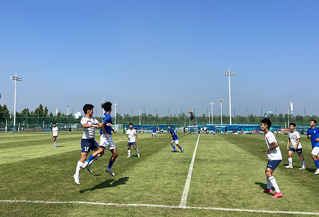2025年第四屆中青賽男子U15組全國總決賽小組賽比賽現場。人民網記者 歐興榮攝