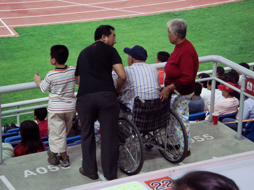 [组图]天津奥运场馆 残障人士拥有专用看台 (3)