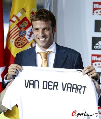 范德法特终圆豪门梦 携妻儿正式亮相伯纳乌