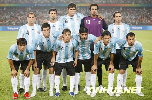 [组图]奥运会足球赛 阿根廷2比0战胜塞尔维亚 