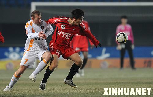 [组图]中超联赛 辽宁队提前一轮降级 (5)