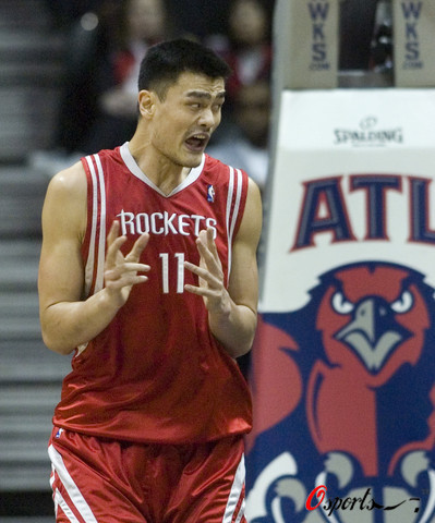 姚明两双无奈遭绝杀 火箭负老鹰客场4连败