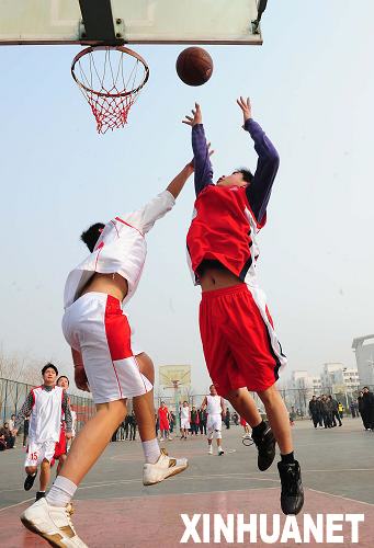 [组图]参赛选手约10万 万村千乡篮球赛举行--体