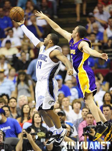 [组图]NBA总决赛:魔术91比99湖人