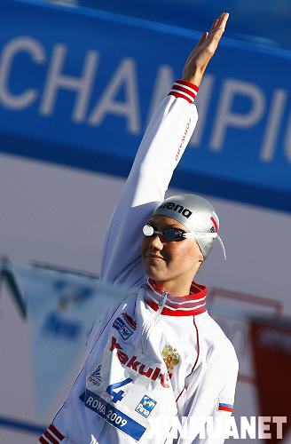 [组图]斯波弗斯打破女子100米仰泳世界纪录夺