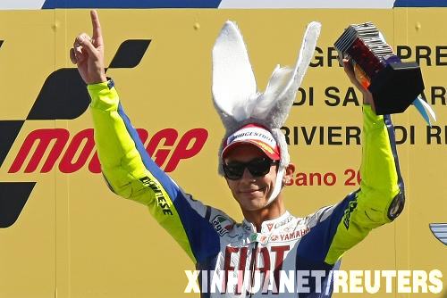 [组图]摩托车圣马力诺大奖赛:罗西夺冠 (2)