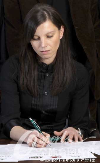 [组图]德国成立恩克基金会 恩克妻子牵头投身公