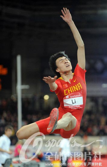 北京小将李金哲德国发威 摘室内田径赛跳远金牌