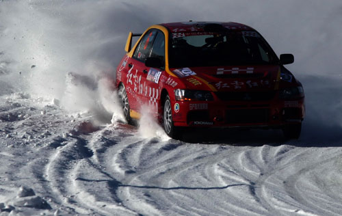 漠河汽车拉力赛破冰开幕 超级短道赛夺人眼球