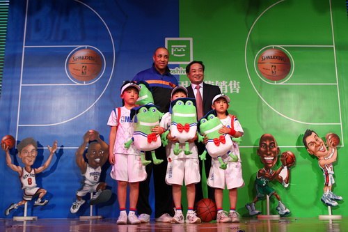 巨星助阵博士蛙携手NBA 合作有助培养儿童球