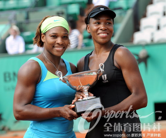 [组图]法网女双决赛:威廉姆斯姐妹夺冠