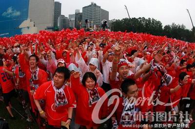 首尔广场聚集太极虎球迷