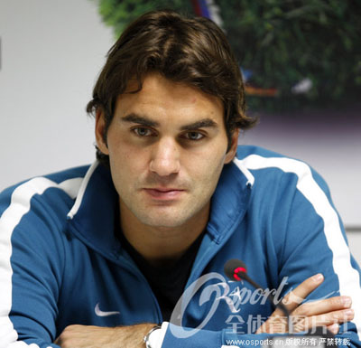 [组图]德国哈雷公开赛:费德勒进决赛出席发布会