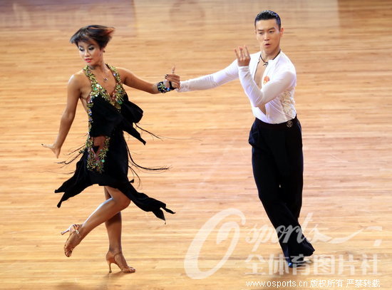 [组图]体育舞蹈拉丁舞恰恰恰舞 石磊\/张白羽夺冠
