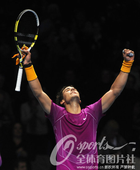 [组图]2010年ATP年终总决赛 纳达尔2:1胜罗迪