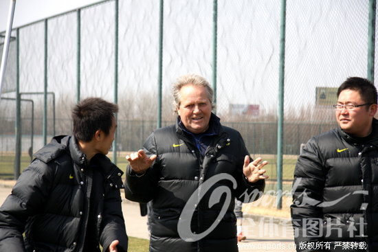 天津泰达康桥基地备战新赛季 李玮峰训练投入