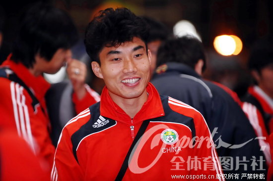 国足二队出访哥斯达黎加 披星戴月无碍队员大